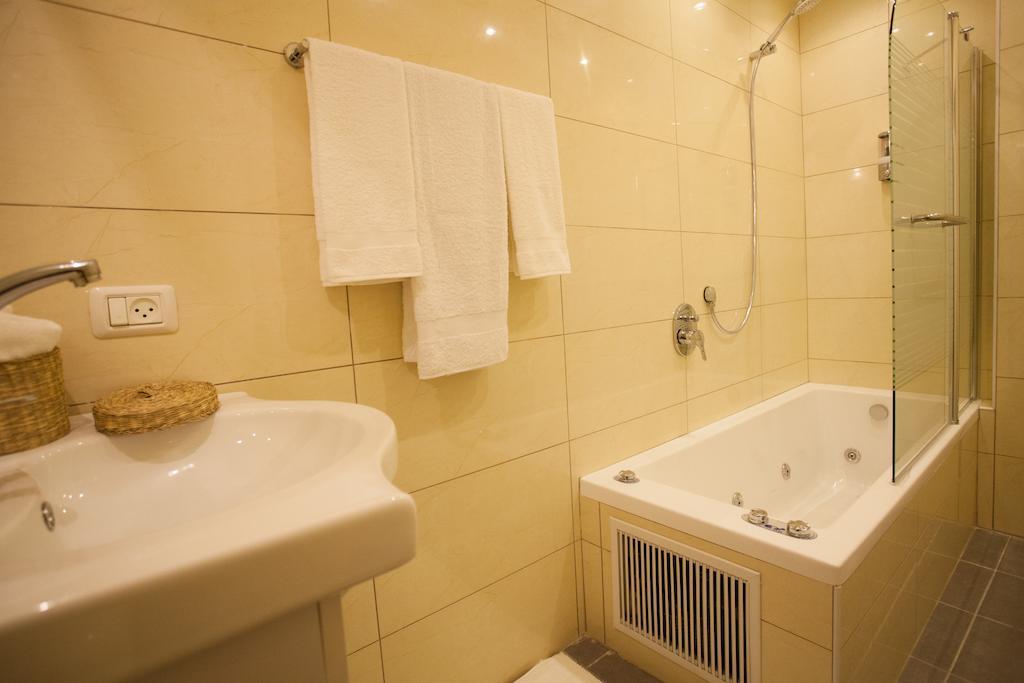 Elis Boutique Hotel Bat Yam Room photo